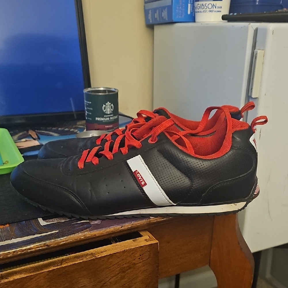 Levi's Black and Red Sneakers for Men